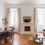 Iflat Elegant Apartment In 18Th Century Palace