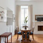 Iflat Elegant Apartment In 18Th Century Palace